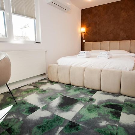 Apartment Onyx Carolyne Bistriţa Eksteriør billede