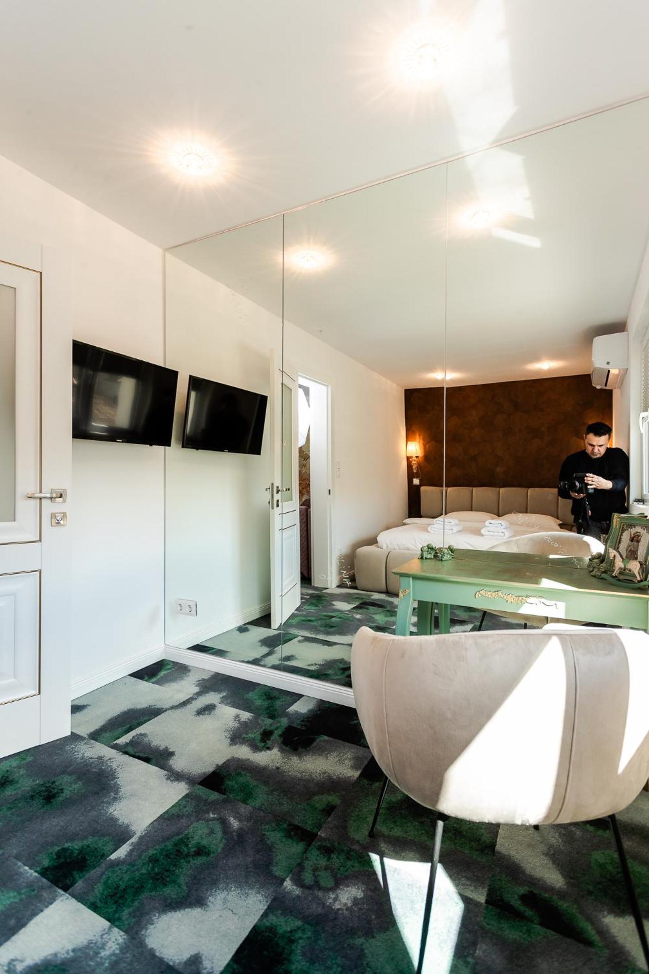 Apartment Onyx Carolyne Bistriţa Eksteriør billede